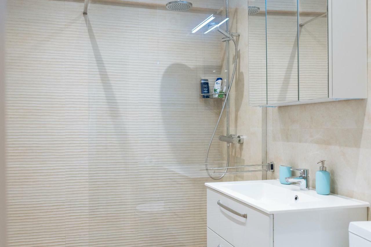 ブカレストLuxury Flat 8 Near Metroアパートメント エクステリア 写真
